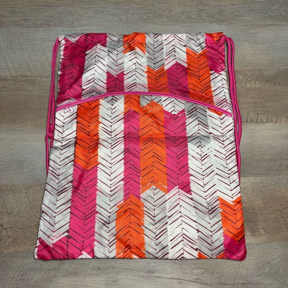 BNWT Thirty One Cinch Sac in Feathered Chevron Drawstring Backpack